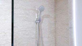 Modern Look And Comfy 2Br Menteng Park Apartment