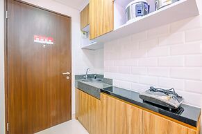 Modern And Comfy Studio At Transpark Cibubur Apartment