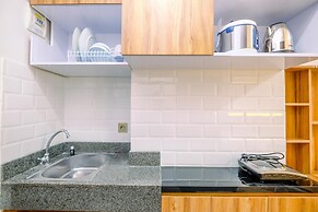 Modern And Comfy Studio At Transpark Cibubur Apartment