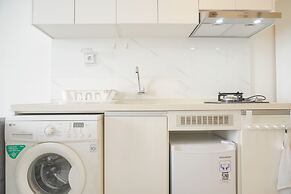 Homey And Well Furnished Studio Sky House Alam Sutera Apartment