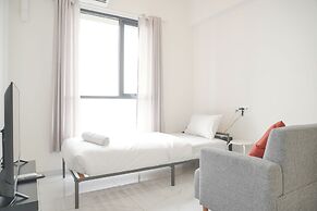 Homey And Well Furnished Studio Sky House Alam Sutera Apartment