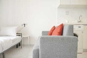 Homey And Well Furnished Studio Sky House Alam Sutera Apartment