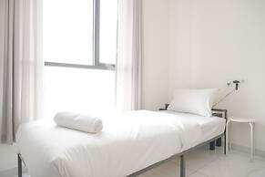 Homey And Well Furnished Studio Sky House Alam Sutera Apartment