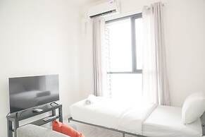 Homey And Well Furnished Studio Sky House Alam Sutera Apartment