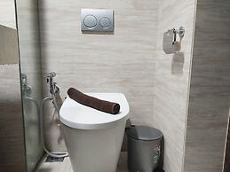 Modern Look 1Br At Uttara The Icon Apartment