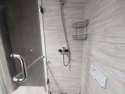 Modern Look 1Br At Uttara The Icon Apartment