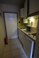 Room in Studio - Condo Gardens Leuven - Budget Studio Single