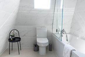 Brand new 2 bed flat with Amazing Views