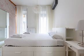 Porta Volta Bright and Roomy Flat