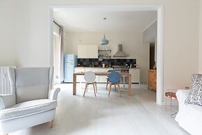 Porta Volta Bright and Roomy Flat