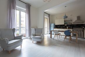 Porta Volta Bright and Roomy Flat