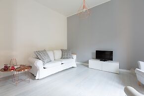 Porta Volta Bright and Roomy Flat