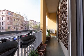 Porta Volta Bright and Roomy Flat