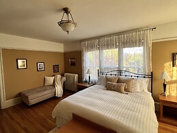 Stirling House Bed & Breakfast