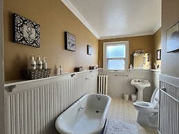 Stirling House Bed & Breakfast