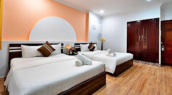 HANZ Cosmos Central Hotel