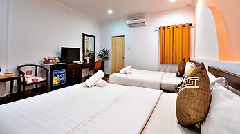 HANZ Cosmos Central Hotel