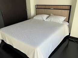 Aparta Suites Torre De Prado