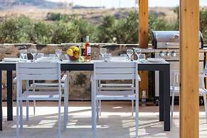 Villa Red Sunset by Estia