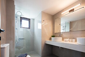 Villa Red Sunset by Estia