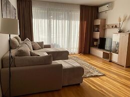 BH One bedroom Apartment - shared pool