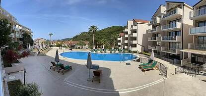 BH One bedroom Apartment - shared pool