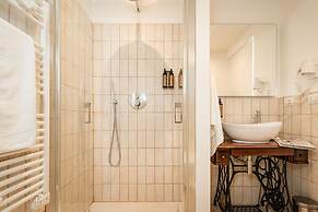 LA CASA DI BENEDETTA