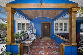 The Shady Mermaid 2 Bedroom Home by RedAwning