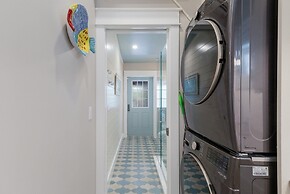 The Shady Mermaid 2 Bedroom Home by RedAwning