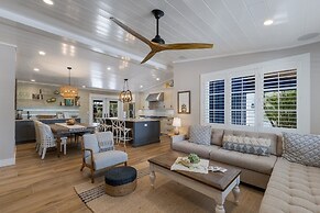 The Shady Mermaid 2 Bedroom Home by RedAwning