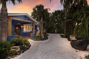 The Shady Mermaid 2 Bedroom Home by RedAwning