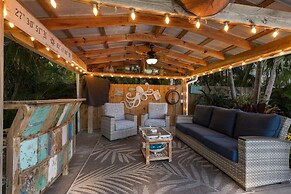 The Shady Mermaid 2 Bedroom Home by RedAwning