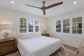 The Shady Mermaid 2 Bedroom Home by RedAwning