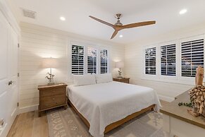 The Shady Mermaid 2 Bedroom Home by RedAwning