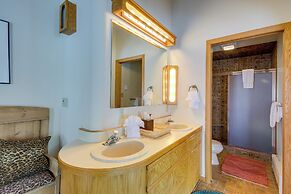 Big Sky Condo w/ Mountain Views < 1 Mi to Resort!