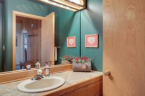 Big Sky Condo w/ Mountain Views < 1 Mi to Resort!