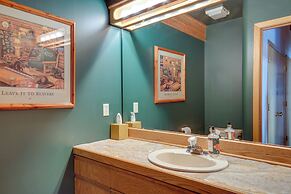 Big Sky Condo w/ Mountain Views < 1 Mi to Resort!