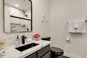 6 Mi to Empire Polo Club: Indio Home w/ Grill!