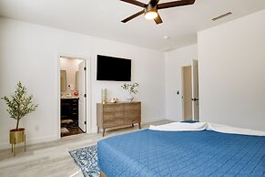 6 Mi to Empire Polo Club: Indio Home w/ Grill!