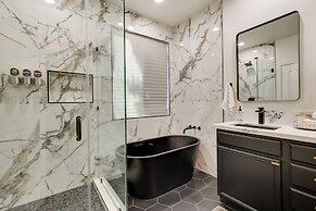 6 Mi to Empire Polo Club: Indio Home w/ Grill!