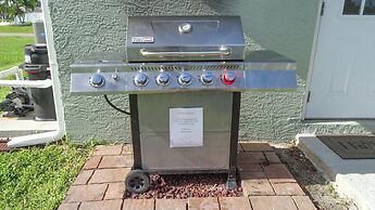 Canal-front Cape Coral Home w/ Saltwater Pool!