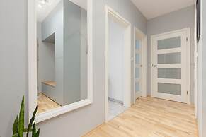 Krasinskiego Comfy Apartament by Renters
