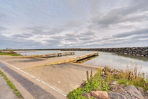 Lake Superior Getaway - Walk to Water!