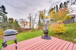 Lake Superior Getaway - Walk to Water!
