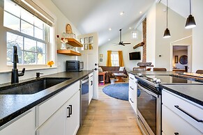 Beautiful Farmhouse w/ Pilot Mtn State Park Views!