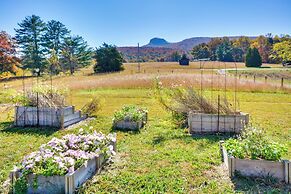 Beautiful Farmhouse w/ Pilot Mtn State Park Views!