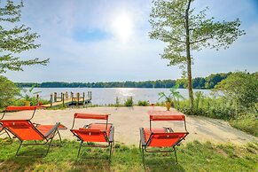 Luxe Lake House w/ Private Beach in Pocono Summit