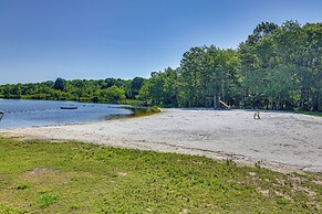 Luxe Lake House w/ Private Beach in Pocono Summit