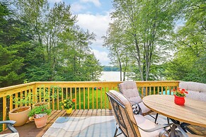 Luxe Lake House w/ Private Beach in Pocono Summit