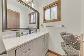 Ruidoso Rental w/ Private Hot Tub: Walk to Midtown